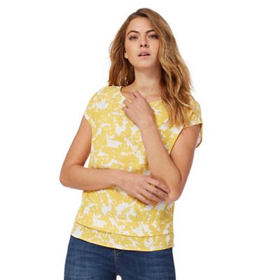Yellow short sleeves floral print top